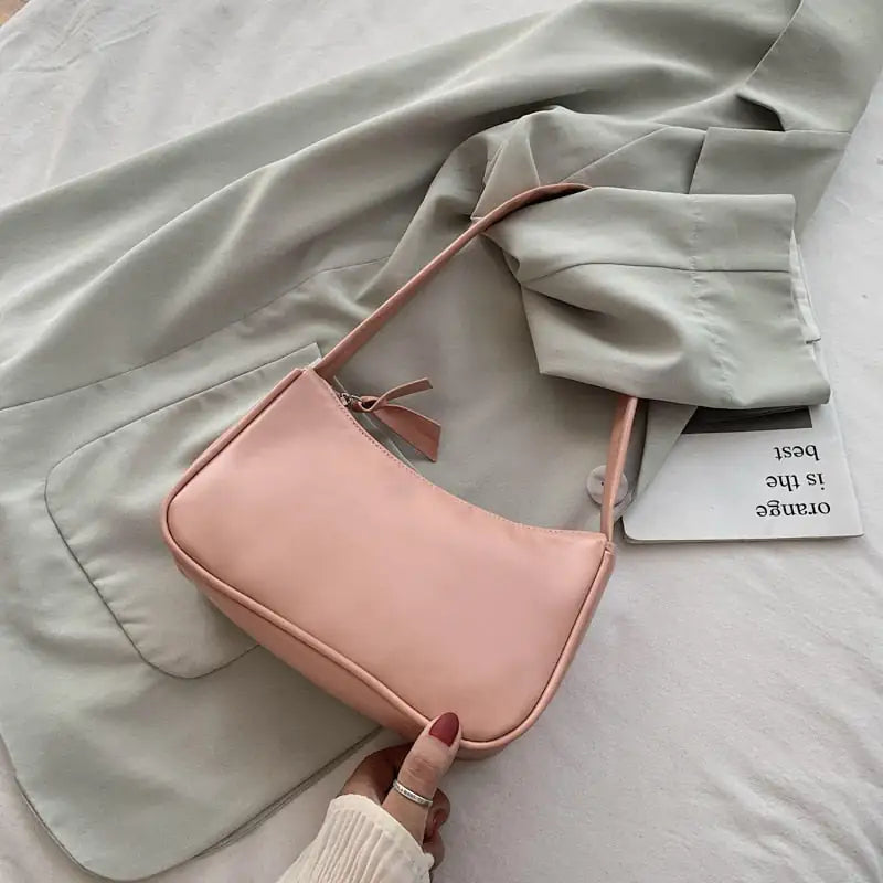 Laila - Axelväska Tote med rymlig design och stil