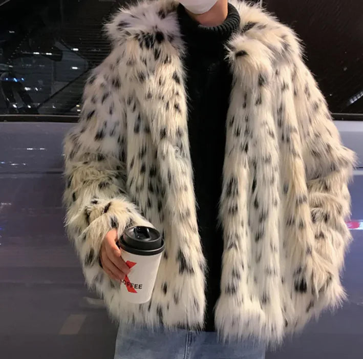 Tyra - Elegant pälsjacka med mjuk och fluffig design